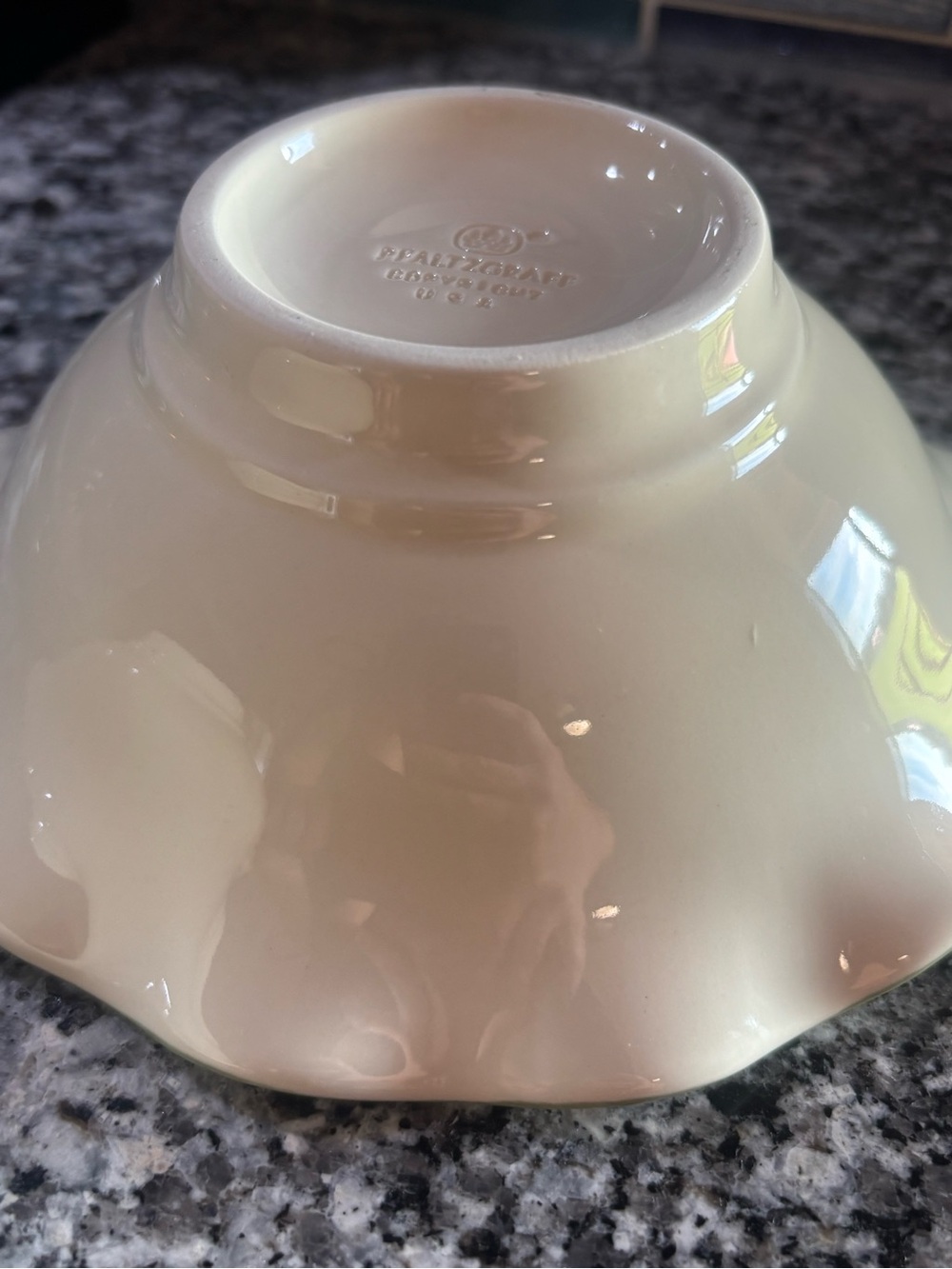 Vintage set of PFaltzgraff small scalloped edge serving bowls - Picture 8 of 9
